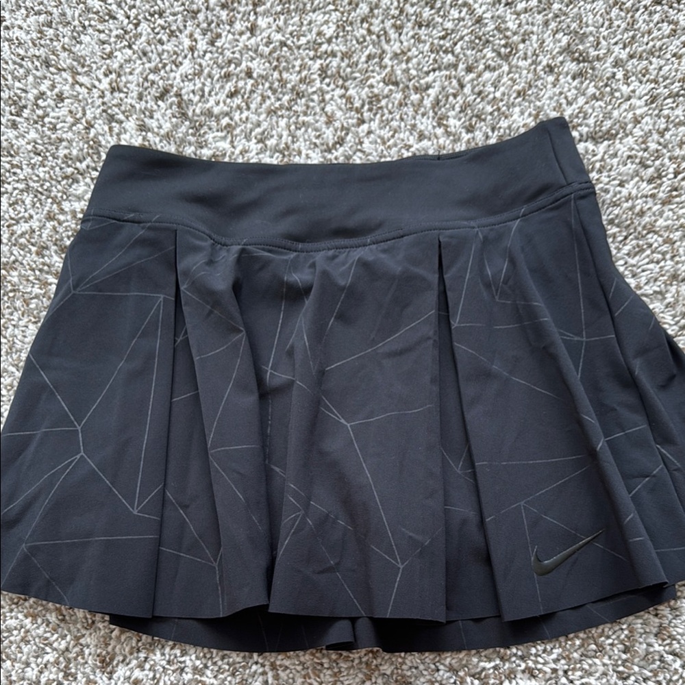 Nike Black Geometric Pleated Skirt